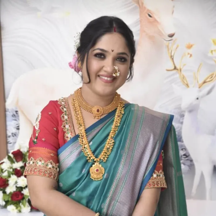 Traditional saree bridal makeup with gold jewelry, Megha Makeover & Beauty Salon, Ahmedabad